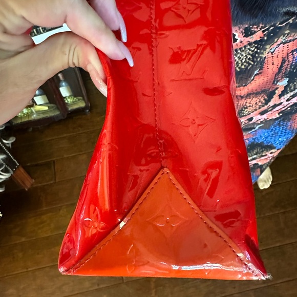 Gorgeous Louis Vuitton Vernis Patent Leather Tote - Picture 14 of 17